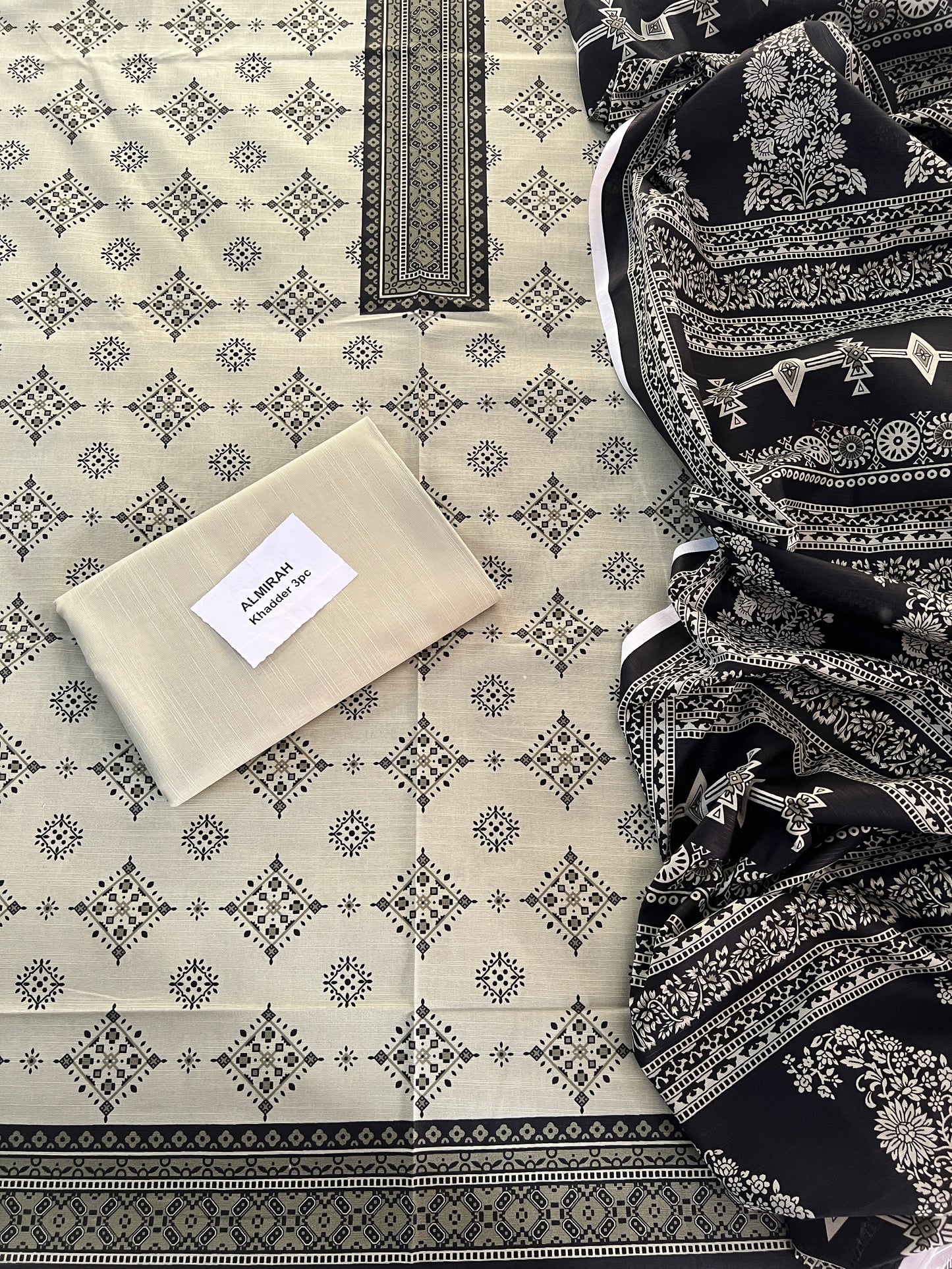 Chunri by Outfit & Almirah