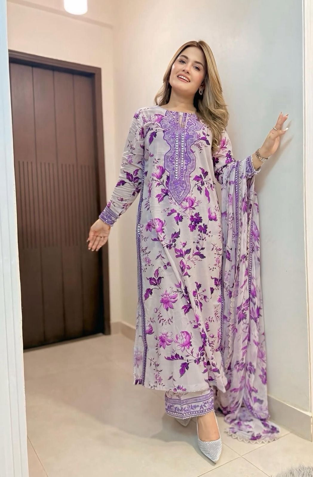 Aneela's Lawn 3pc (Dark tone)