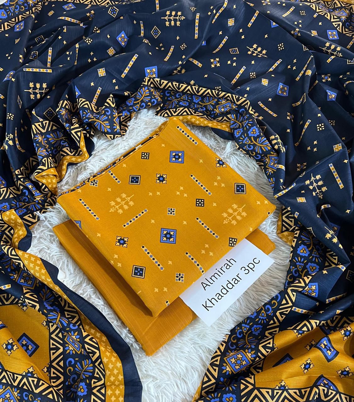 Chunri & Almirah Khaddar 3pc