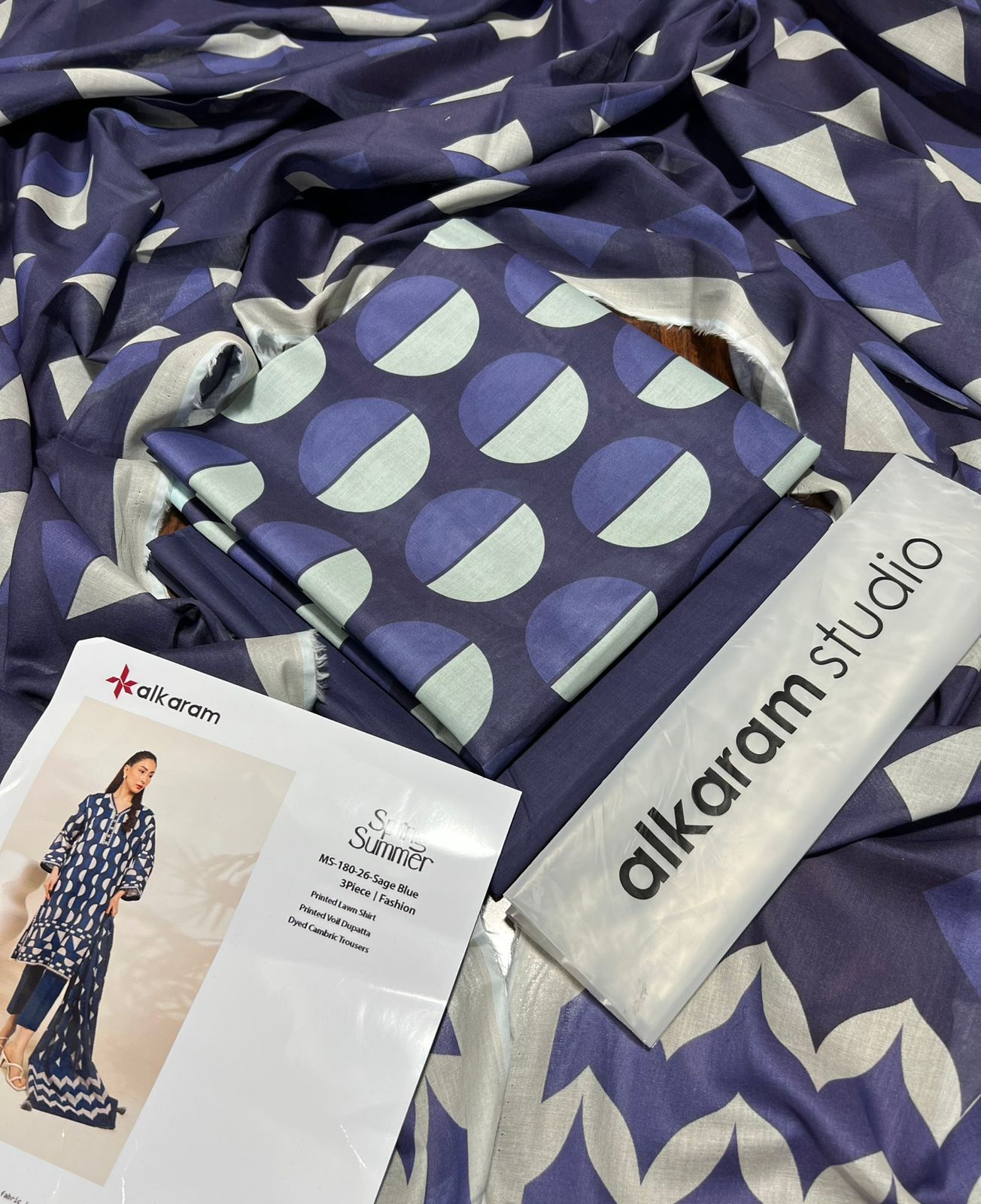 Alkaram Lawn 3pc
