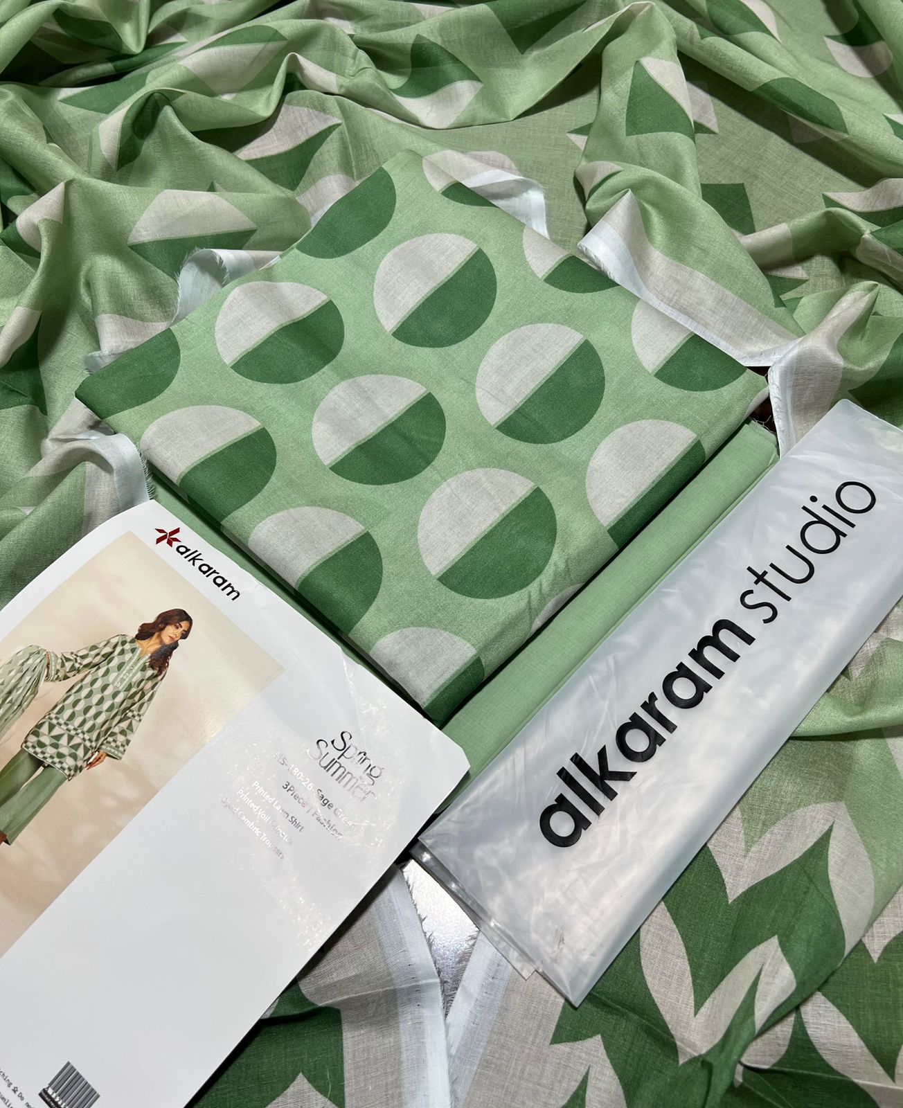 Alkaram Lawn 3pc